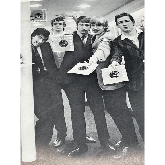 Eric Clapton paperback book documentary by Marc Roberty 1990 English READ - Picture 7 of 9